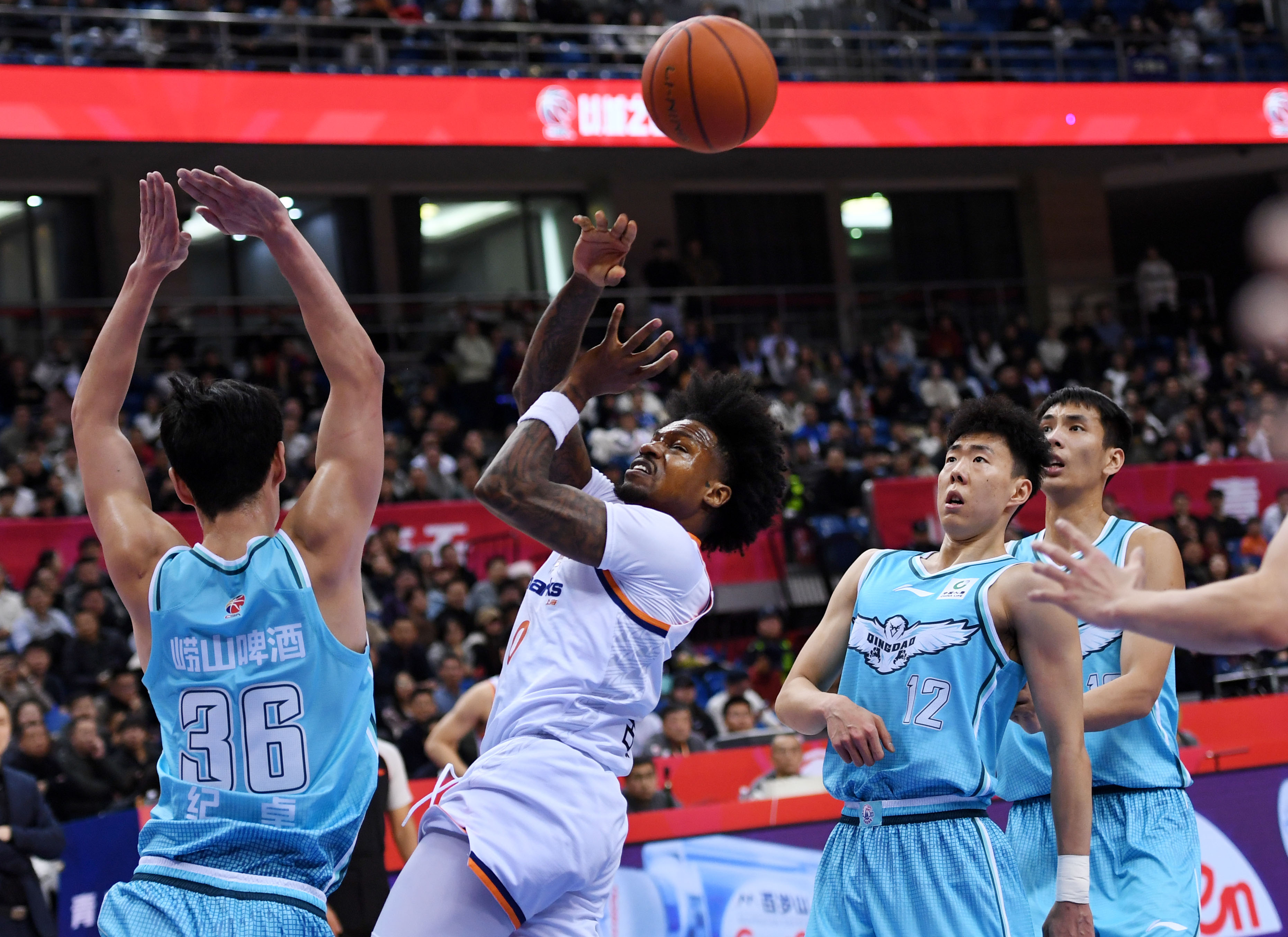 九游体育-关于里程碑夜！上海久事远射贴柱，CBA常规赛冲刺阶段刷纪录，引发热议，赛程密集仍需轮换的信息